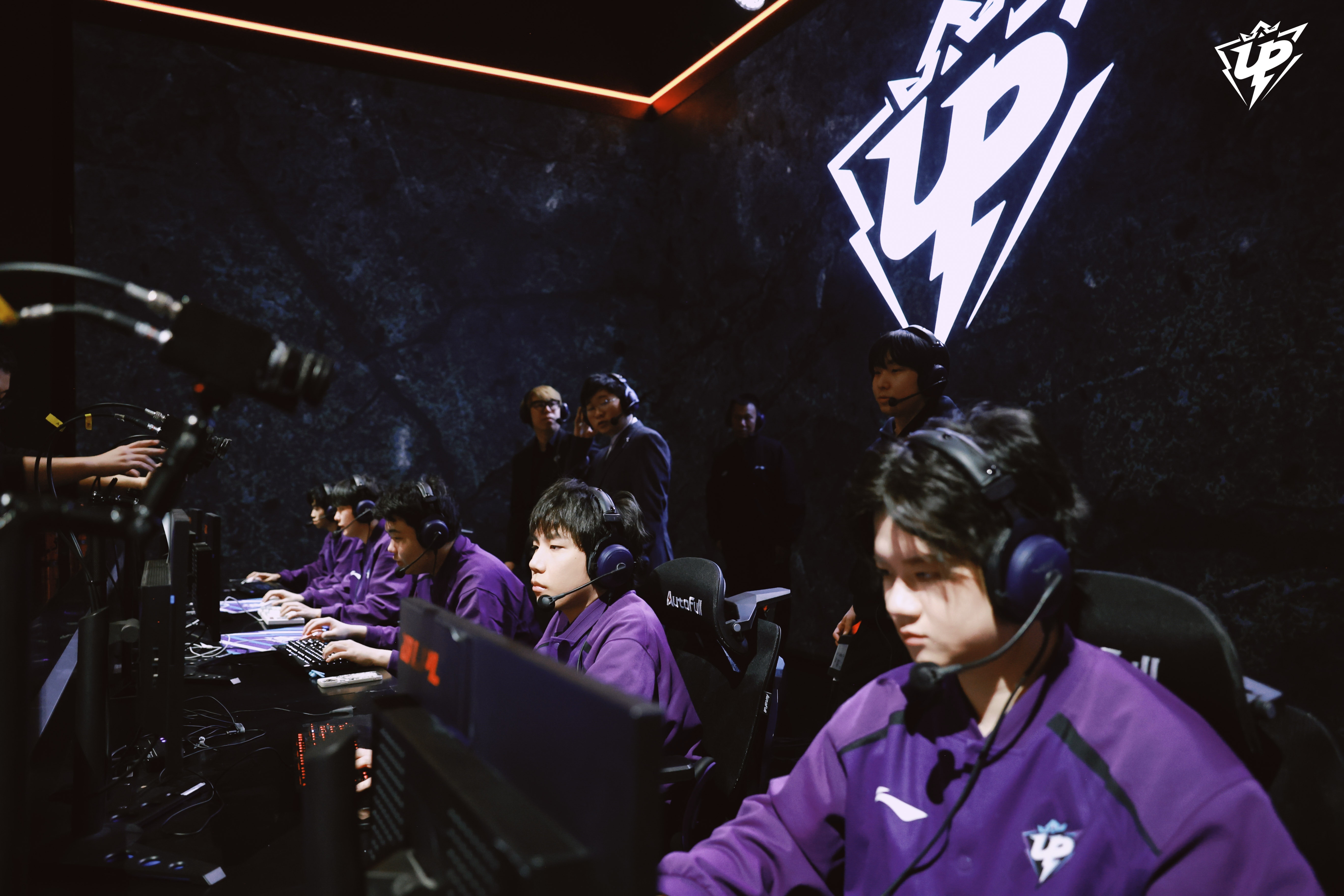 kaiyun sports safe-电竞战队新赛季集训全面展开，备战下阶段比赛