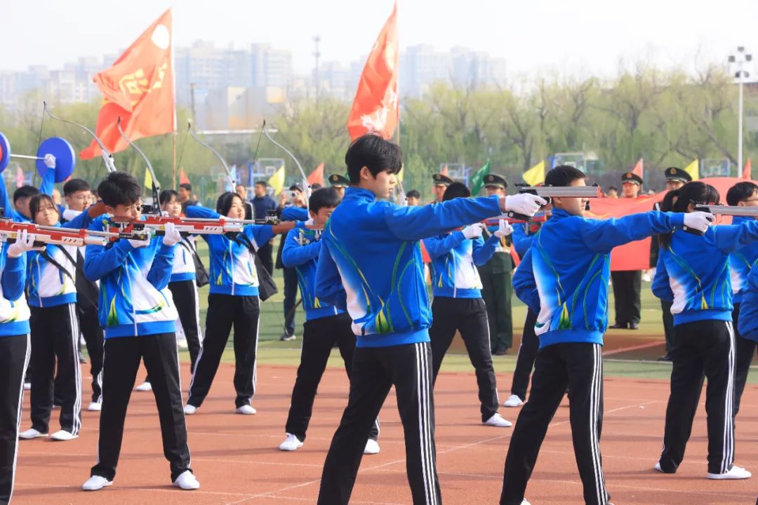 开云体育客户端-包含大型中学生田径运动会，青春奔跑的舞台的词条